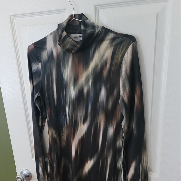 Fitted dress - Picture 5 of 8
